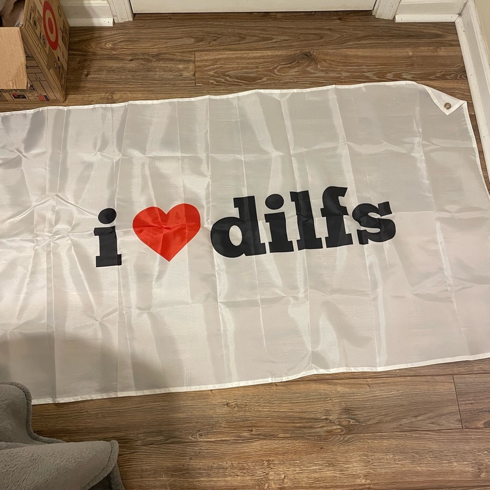 i love dilfs flag